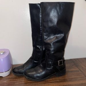 Used women’s knee high boots